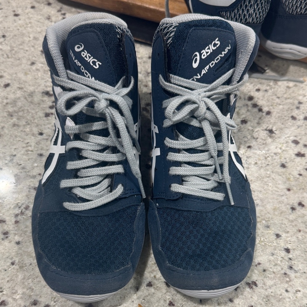 ASICS Men's Dark Blue Athletic Shoes